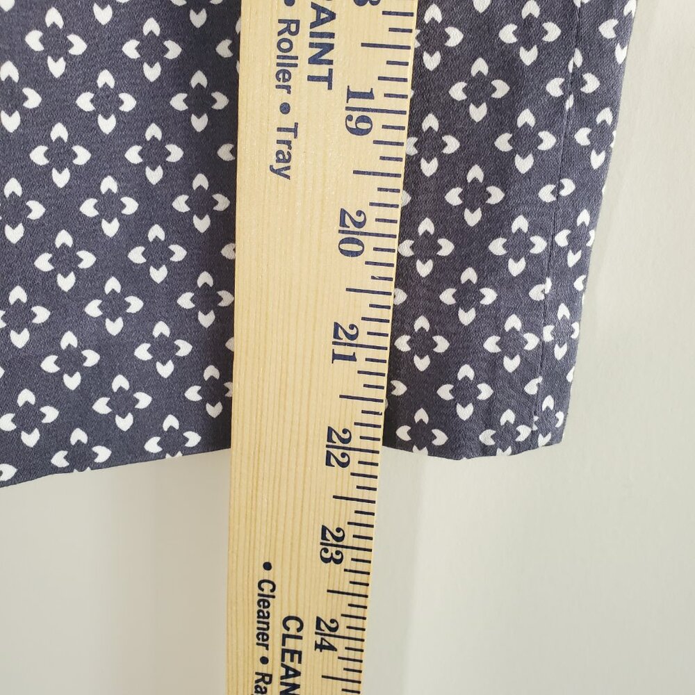 AJ Andrea Jovine Women's Pencil Skirt 4 Navy Blue Floral Business Casual - Picture 9 of 10